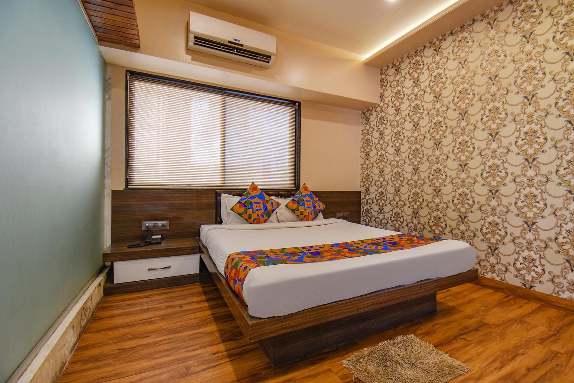 Pimpri-Chinchwad Fabexpress Glory - Nr Skywalk Bridge酒店 外观 照片
