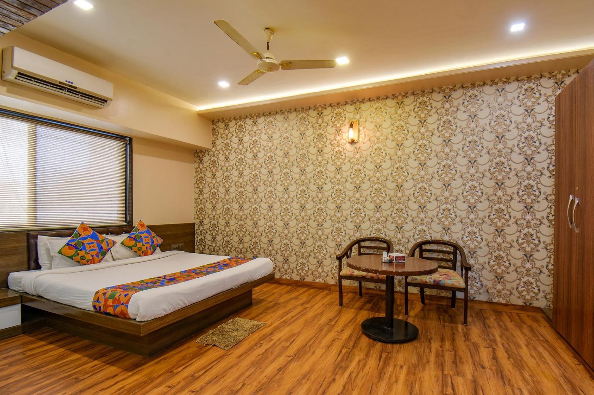 Pimpri-Chinchwad Fabexpress Glory - Nr Skywalk Bridge酒店 外观 照片