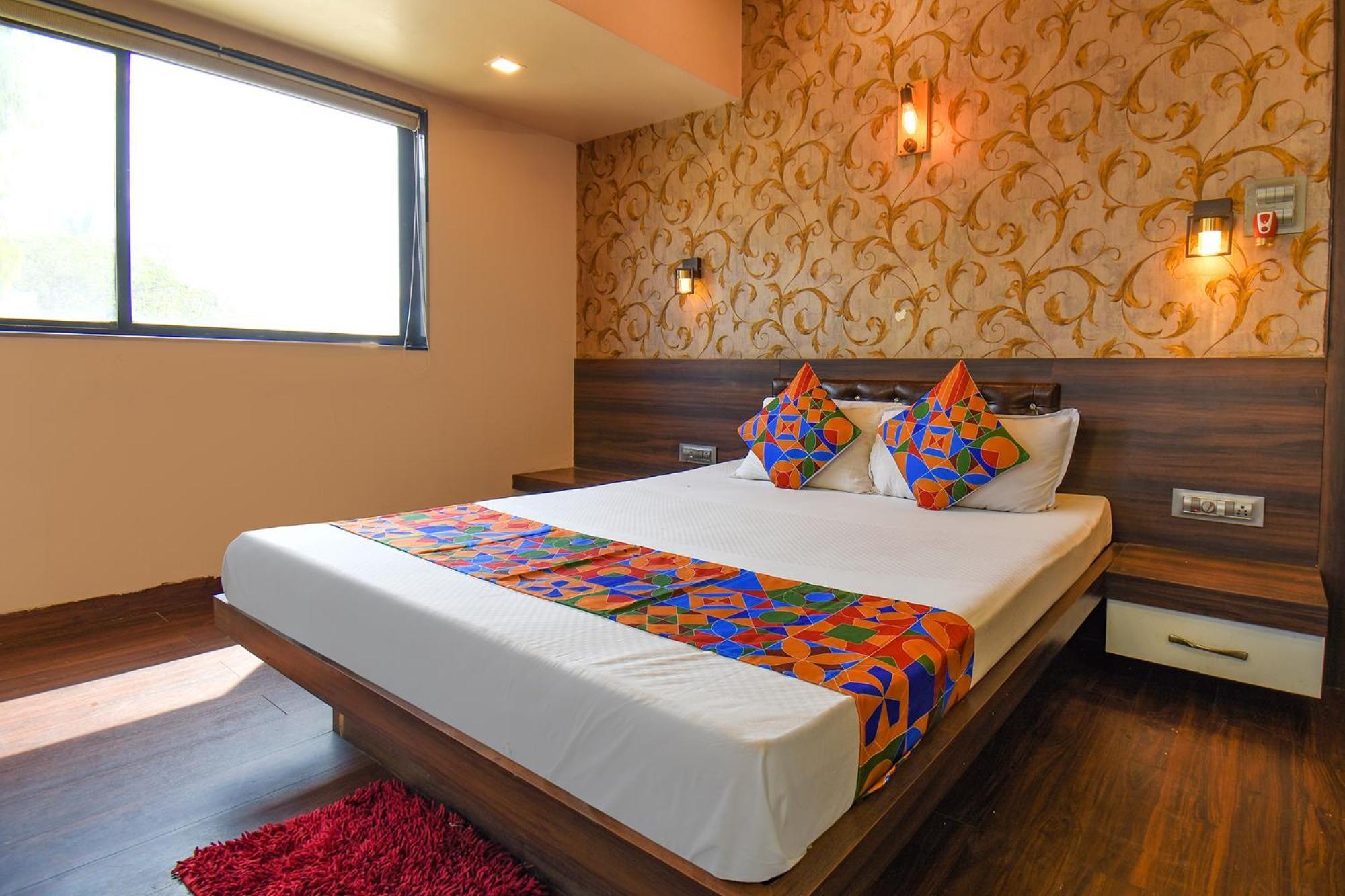 Pimpri-Chinchwad Fabexpress Glory - Nr Skywalk Bridge酒店 外观 照片