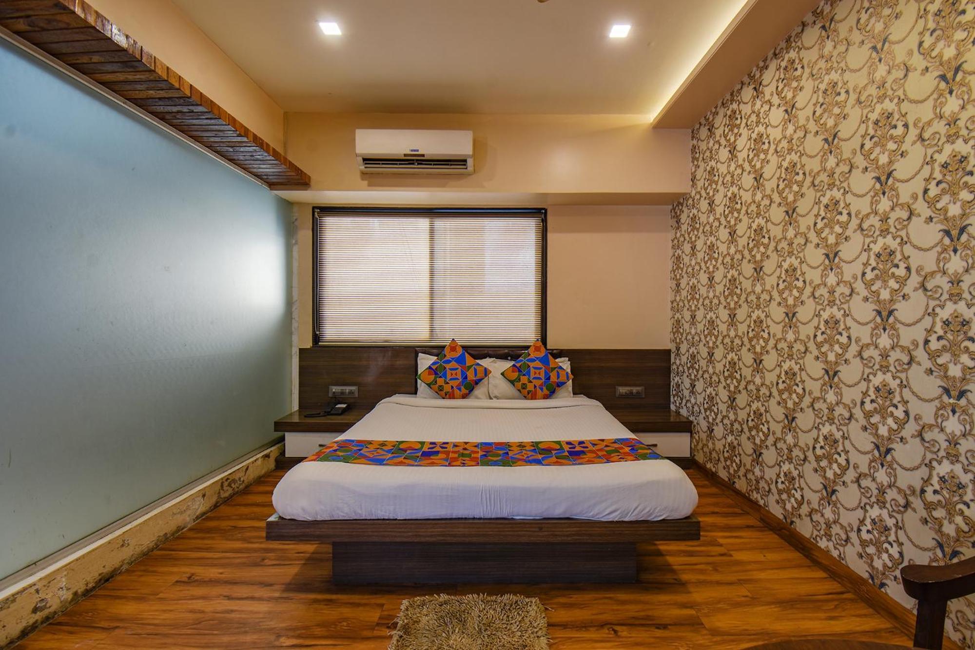 Pimpri-Chinchwad Fabexpress Glory - Nr Skywalk Bridge酒店 外观 照片