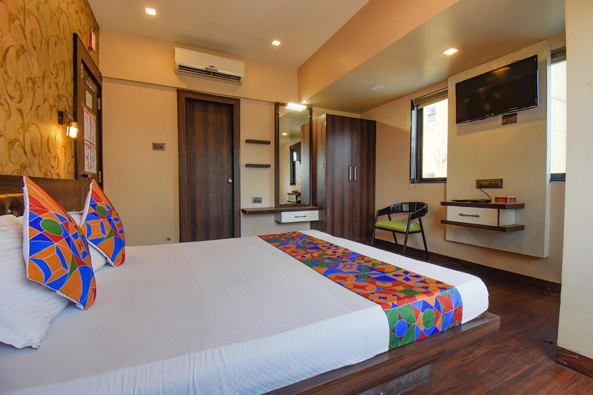 Pimpri-Chinchwad Fabexpress Glory - Nr Skywalk Bridge酒店 外观 照片